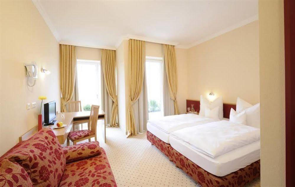 Hotel Inspiration Garni Tittmoning Exteriör bild